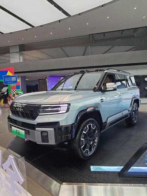 重庆236比亚迪方程豹硬派越野的爆款，英菲尼迪35周年与你共成长